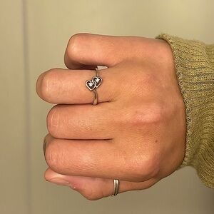 vintage custom made 14kt white gold w| 2 heart VVS diamonds 🩶